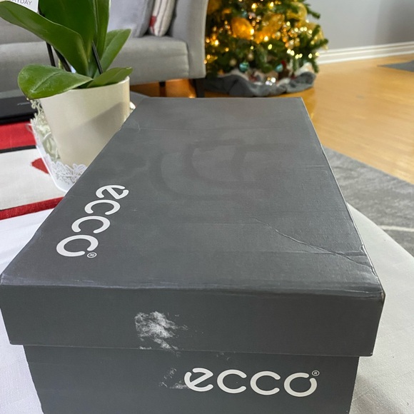 ECCO Brand New Stylish Relaxed And Sporty Men’s Shoes For All Day Wear - Picture 4 of 4